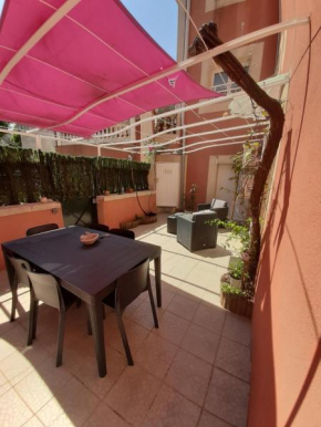 MAISON 100 M2, Terrasse 25 m2, Clim, 3 chbs avec tv, parking